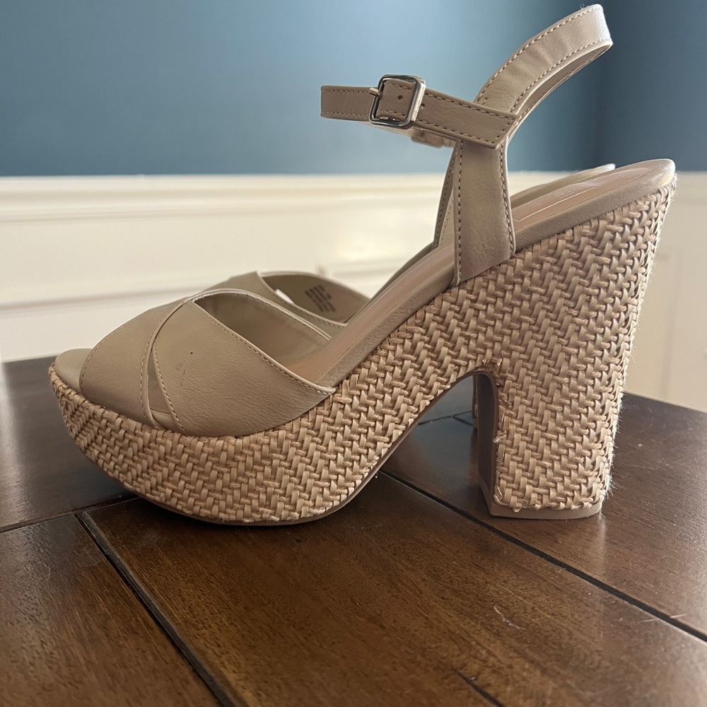 KAARI blue Heels